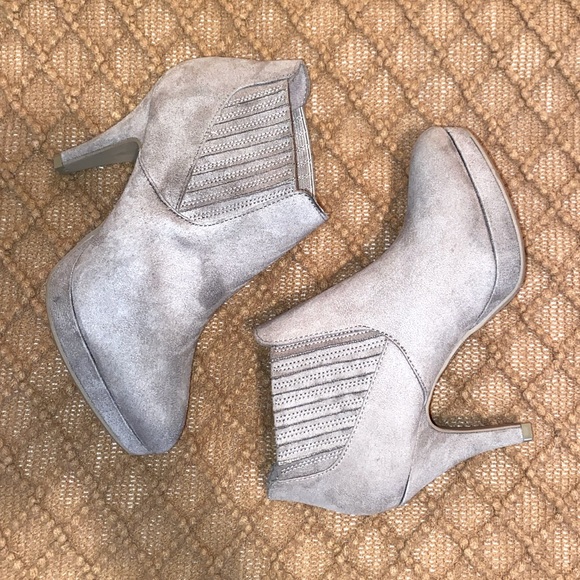 NWT Women’s Velvety Mauve High Heels Size 6 1/2 - Picture 1 of 8